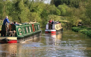 Explore the rural Oxford Canal